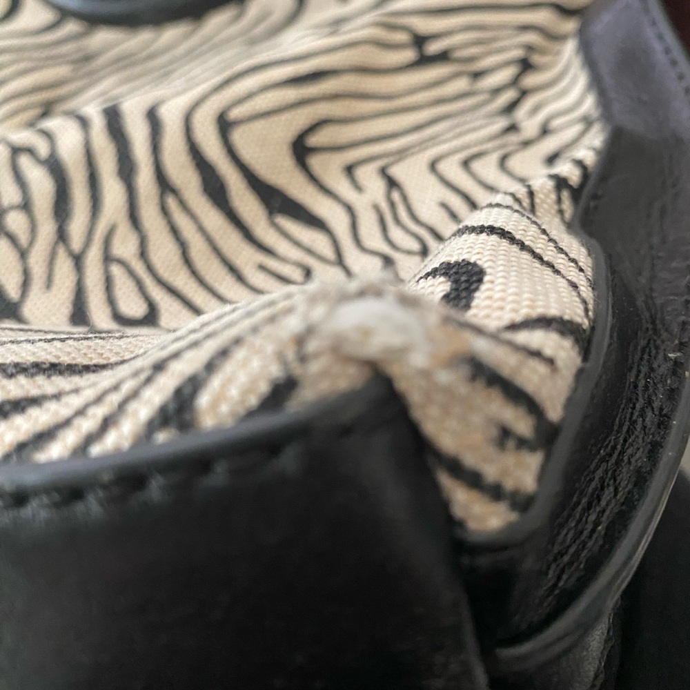 Fossil Zebra Print bag - Picture 6 of 6